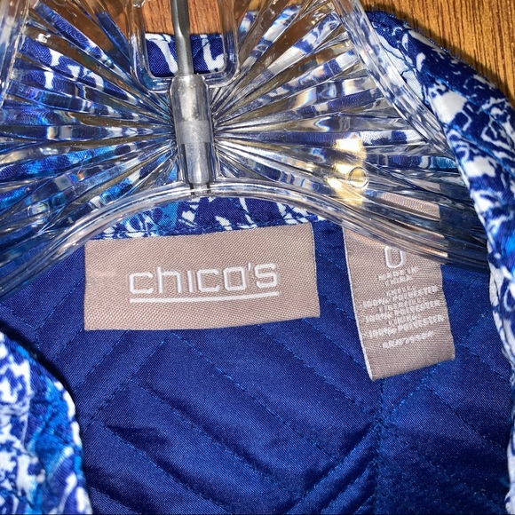 Women’s 0 (S / 4) CHICO’S Royal Blue White Paisley Light Spring Quilted Jacket - Picture 3 of 15